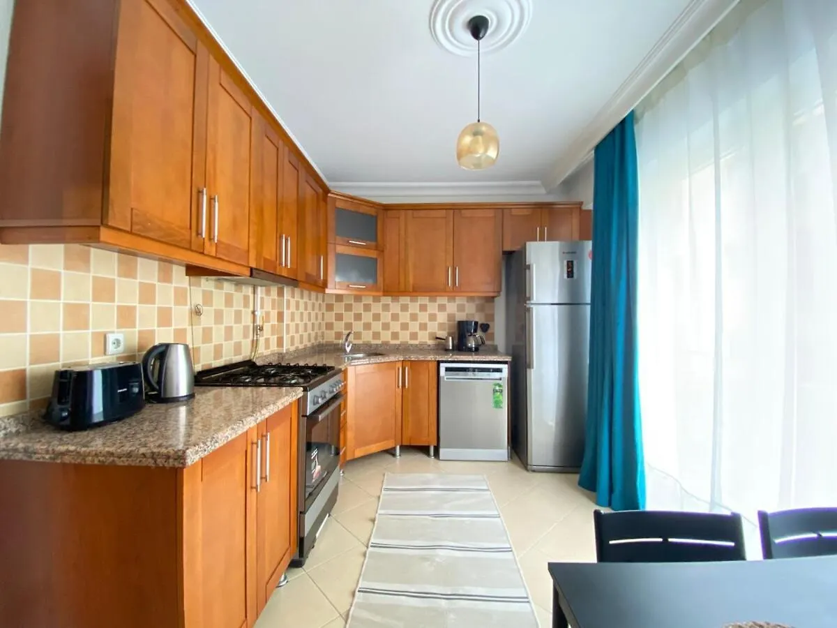 איסטמבול City Center 3 Bedroom Flat - No4 דירה